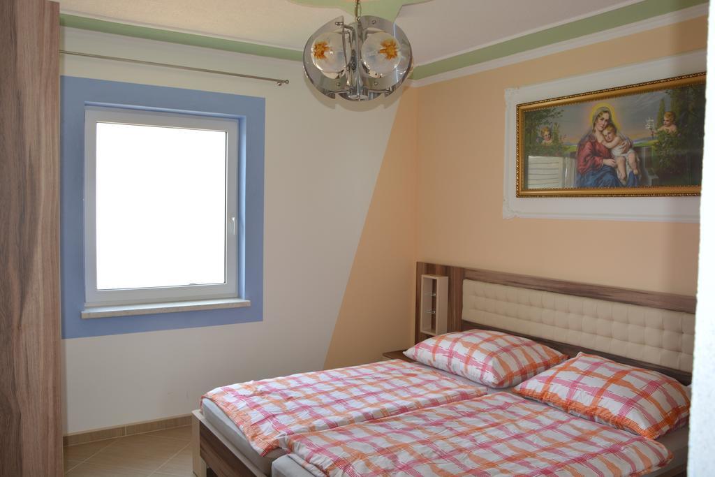 Apartments Petar & Anka Biograd Na Moru Rom bilde