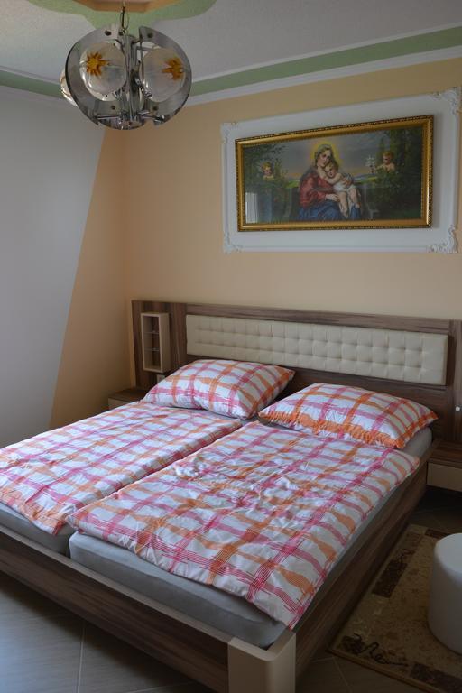 Apartments Petar & Anka Biograd Na Moru Rom bilde